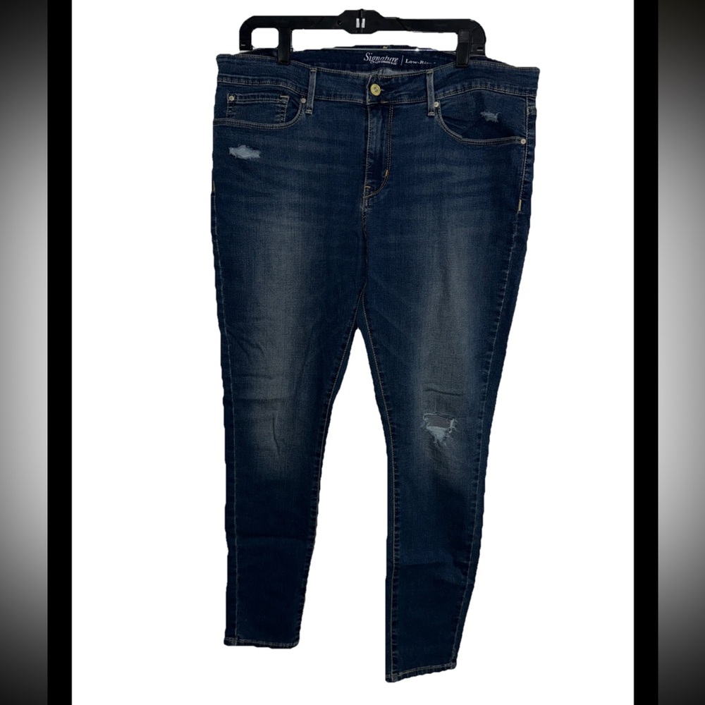 Signature by Levi Strauss Women’s Deep Indigo Skinny Jeans Low Rise 34Wx32L